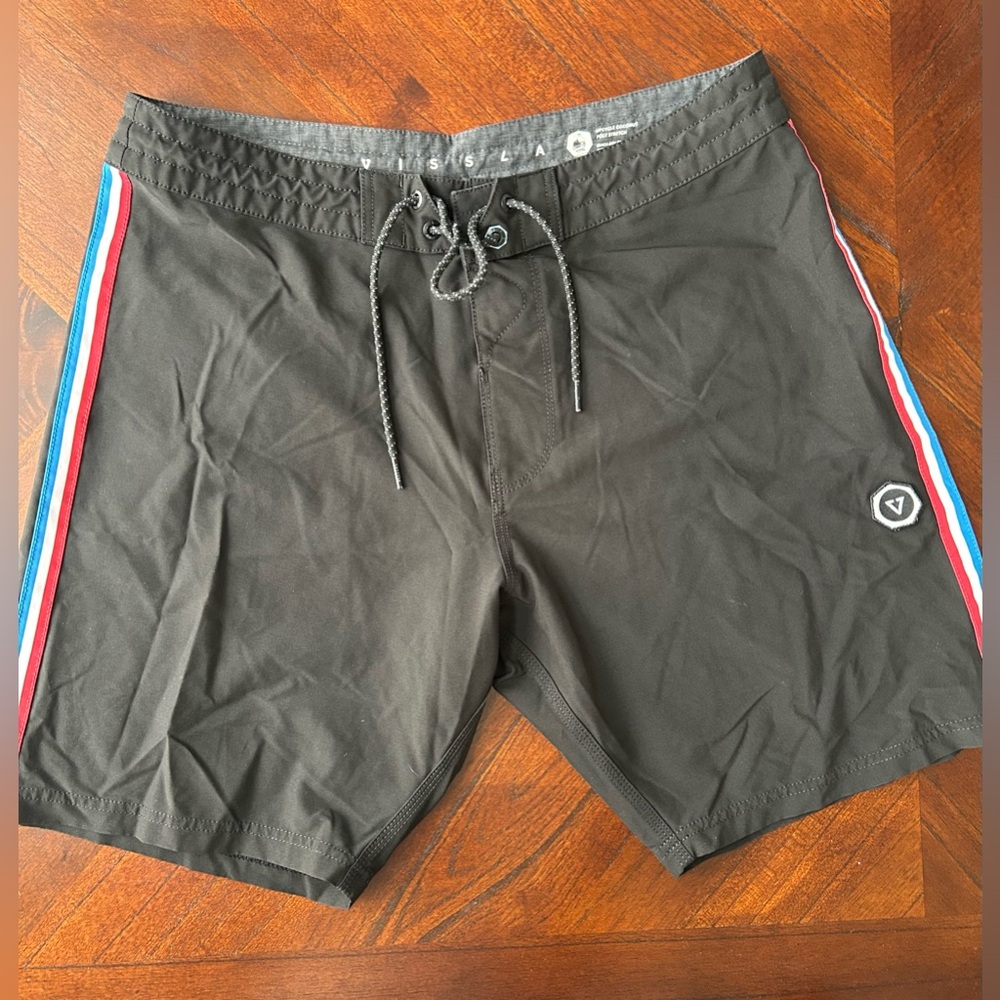 VISSLA Black Athletic Shorts Lightweight Elastic Waist